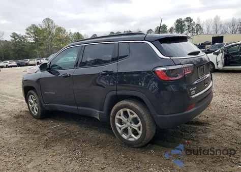 2024 Jeep Compass Latitude z USA, uszkodzony, nr VIN 3C4NJDBN4RT101335